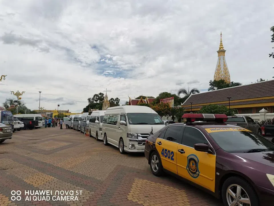 เช่ารถตู้สกลนคร เช่ารถตู้นครพนม เช่ารถตู้อุดรธานี