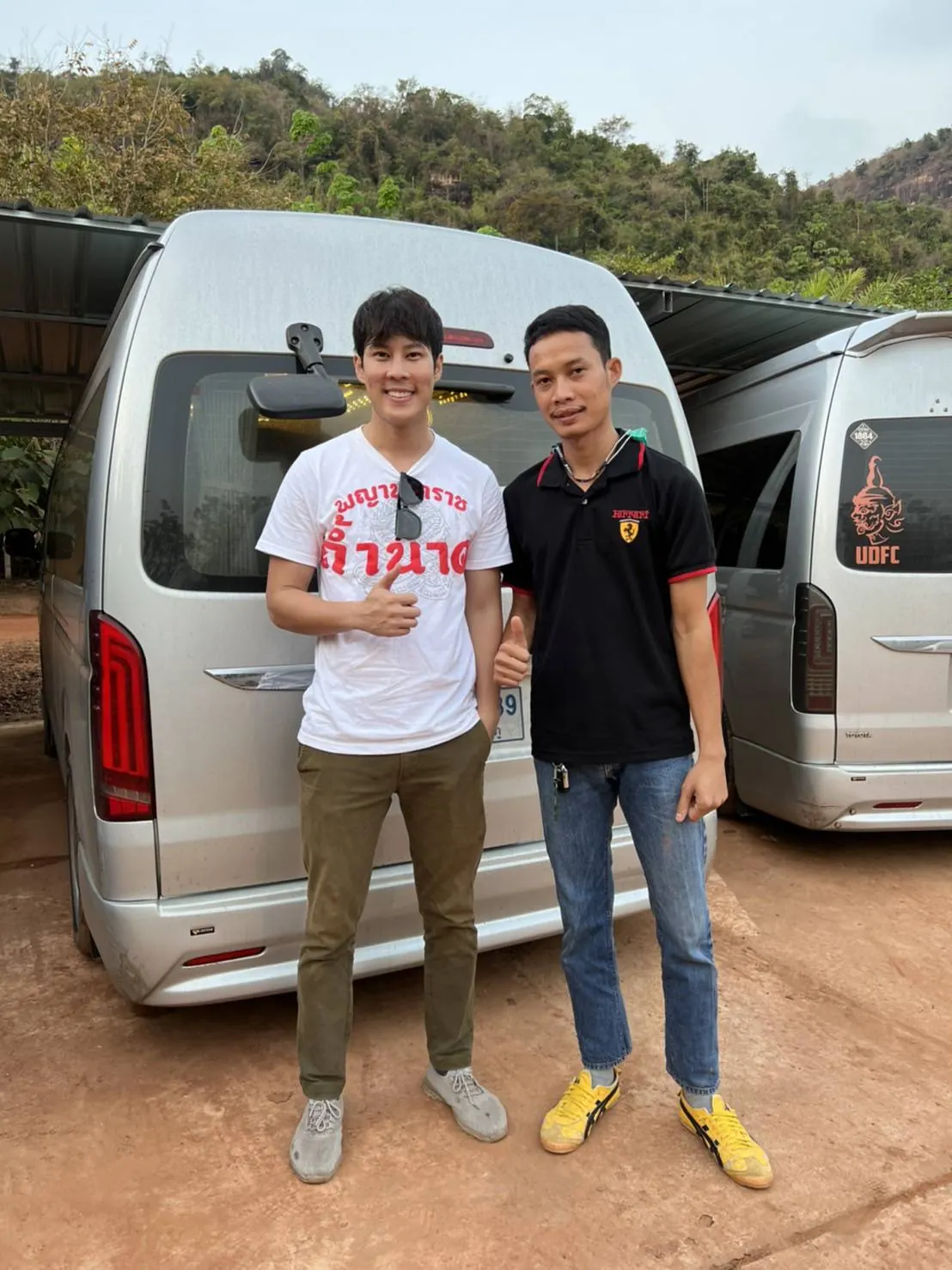 เช่ารถตู้สกลนคร รถตู้สนามบินสกลนคร